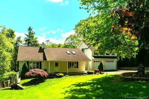 2 Topsfield Rd, Bristol, CT 06010