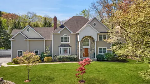 222 Roxbury Rd, Stamford, CT 06902