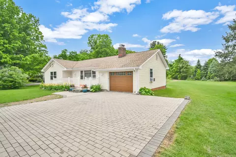 77 Burnham Rd, Avon, CT 06001