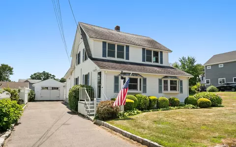22 Indianola Rd, Niantic, CT 06357