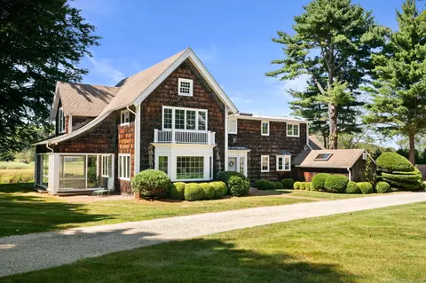 6 Lieutenant River Ln, Old Lyme, CT 06371