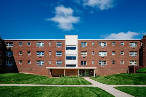 70 Grove Hill St #3R, New Britain, CT 06052