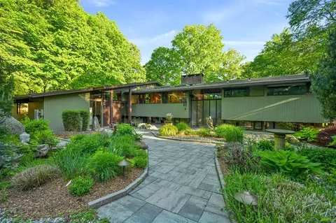 25 Ketcham Rd, Ridgefield, CT 06877