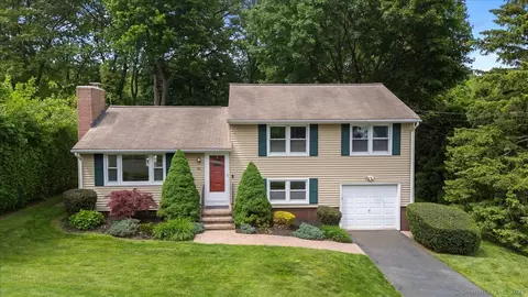 81 Brown St, Hamden, CT 06518