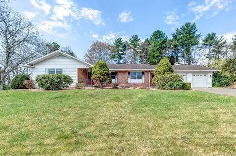 3 Clear View Dr, Mansfield, CT 06250
