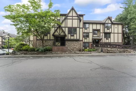 50 Aiken St #465, Norwalk, CT 06851