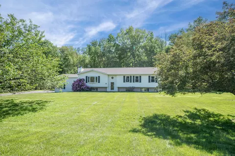 16 Dairy Farm Dr, Brookfield, CT 06804