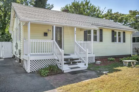 29 Risley St, East Hartford, CT 06118