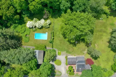 708 L Ponus Rdg, New Canaan, CT 06840