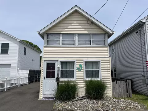 9 Wood Ave, Milford, CT 06460