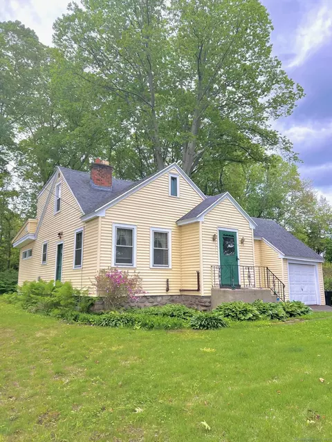 13 Oak St, Wolcott, CT 06716