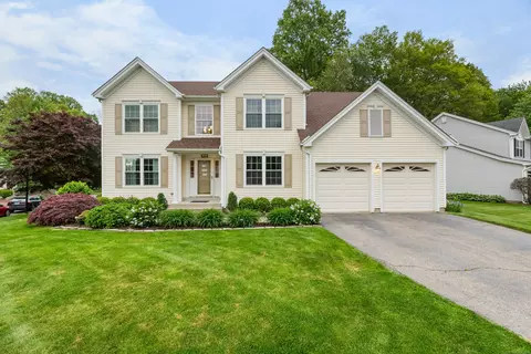 55 Oak Ridge Ln, Milford, CT 06461