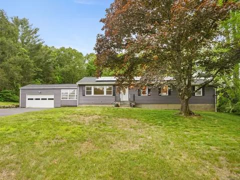 56 Great Neck Rd, Trumbull, CT 06611