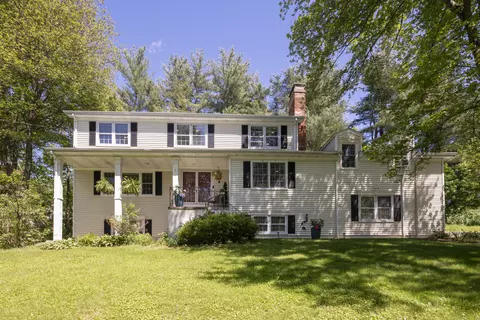 11 Ridge Rd, Newtown, CT 06470