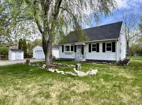 15 S Pine St, Plainfield, CT 06374