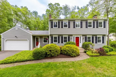 16 Darley Dr, Hamden, CT 06518