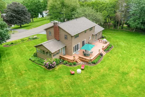 33 Preston Rd, Trumbull, CT 06611