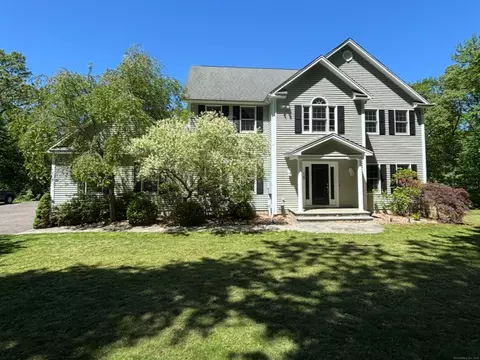 15 Tall Pines Dr, Oxford, CT 06478