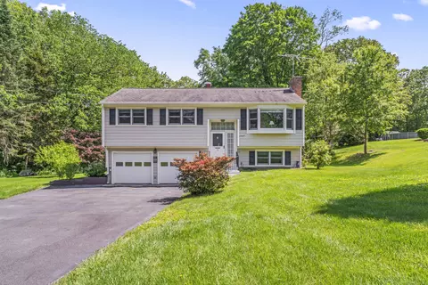 5 Settlers Ln, Sandy Hook, CT 06482