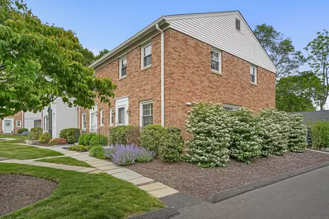 101 Heritage Hill Rd #101, New Canaan, CT 06840