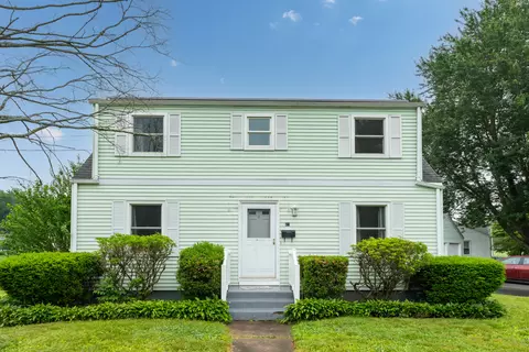 21 Pond Rd, Hamden, CT 06514