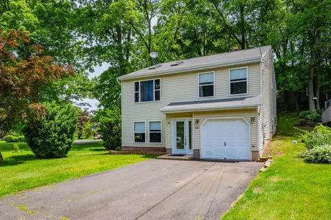 122 Carr Ave, Newington, CT 06111