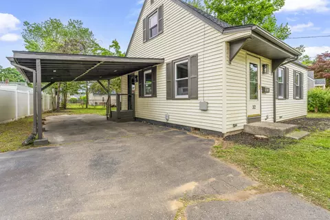 32 Porterbrook Ave, East Hartford, CT 06118