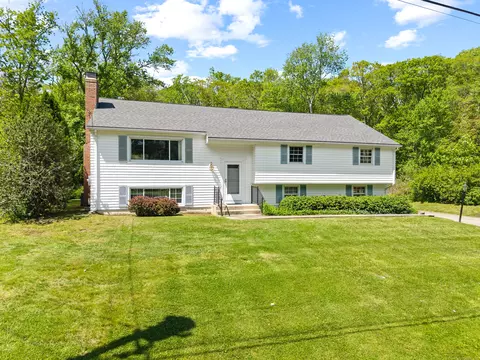 5 Old Colony Rd, North Stonington, CT 06359