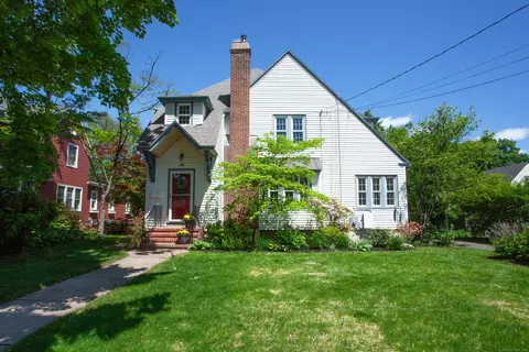 48 Newport Ave, West Hartford, CT 06107