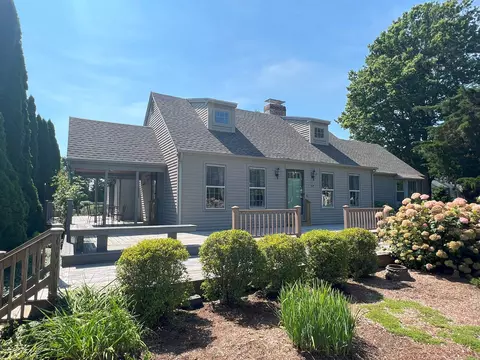 62 Quanaduck Rd, Stonington, CT 06378