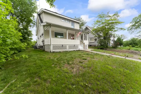 27 Pauline St, Trumbull, CT 06611