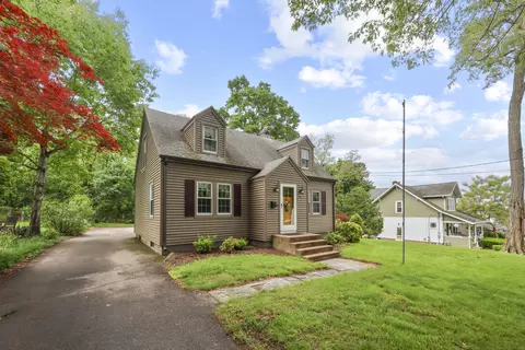 50 Clinton St, Glastonbury, CT 06033