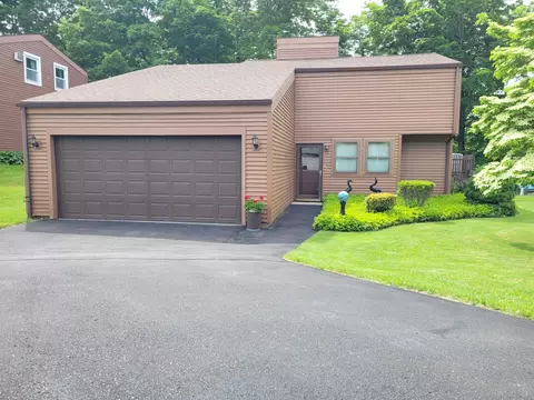 13 Little River Ln, Middletown, CT 06457
