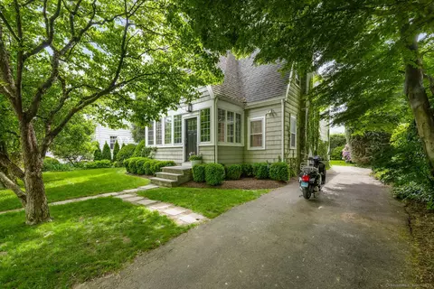 19 Bryan Rd, Norwalk, CT 06853