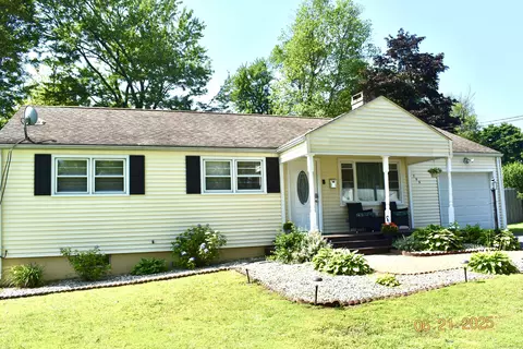 795 Nott St, Wethersfield, CT 06109