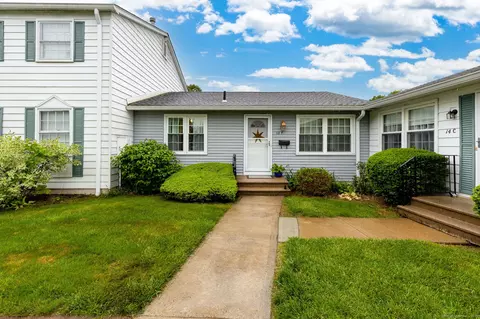 12 Ambassador Dr #F, Manchester, CT 06042