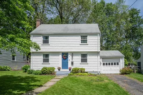 8 Linnard Rd, West Hartford, CT 06107