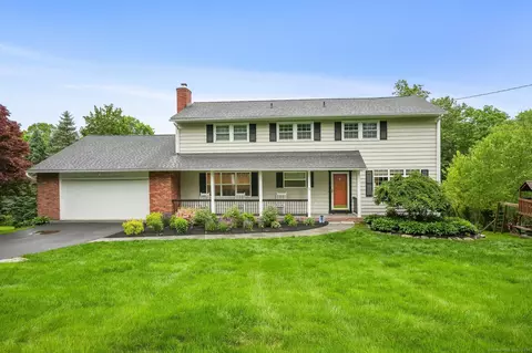 27 E Gate Rd, Danbury, CT 06811