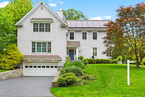 44 Larkspur Rd, Fairfield, CT 06824