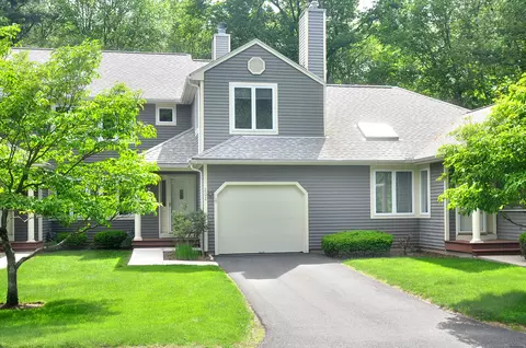 202 Castlewood Dr #202, Bloomfield, CT 06002