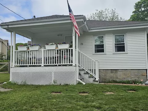 16 Walnut St, Stonington, CT 06379