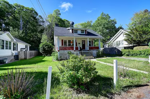49 Delaware Ave, Waterbury, CT 06708