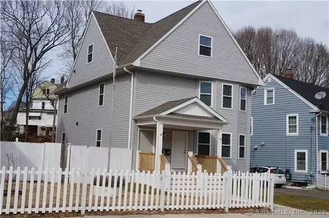 28 Jackson St, Ansonia, CT 06401
