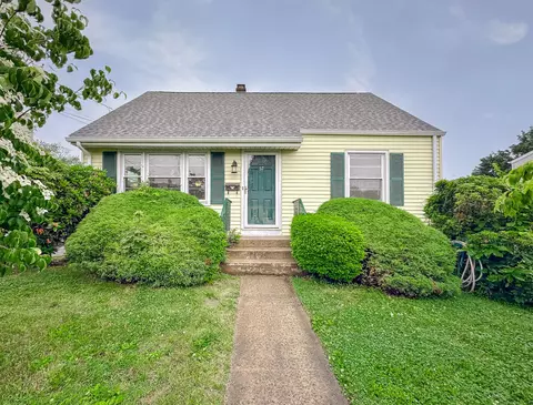 57 Fenway Dr, Hamden, CT 06517