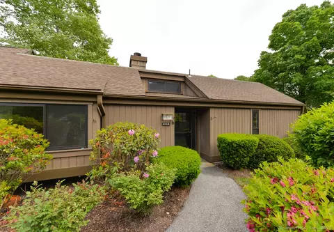 493 Heritage Vlg #B, Southbury, CT 06488