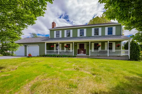 18 Greystone Dr, Plantsville, CT 06479