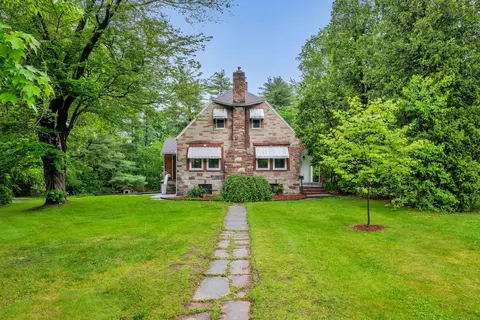 242 Park Ave, Bloomfield, CT 06002