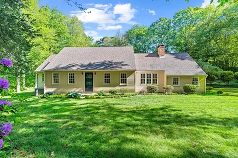 4 Ridgewood Dr, Old Saybrook, CT 06475