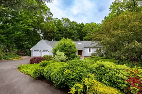 39 Chestnut Hill Rd, Simsbury, CT 06092