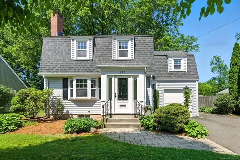 285 Auburn Rd, West Hartford, CT 06119